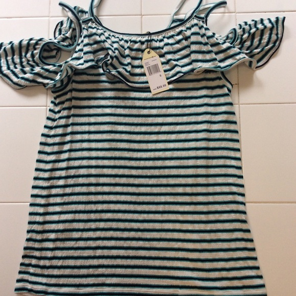 Ladies Top - Picture 2 of 5